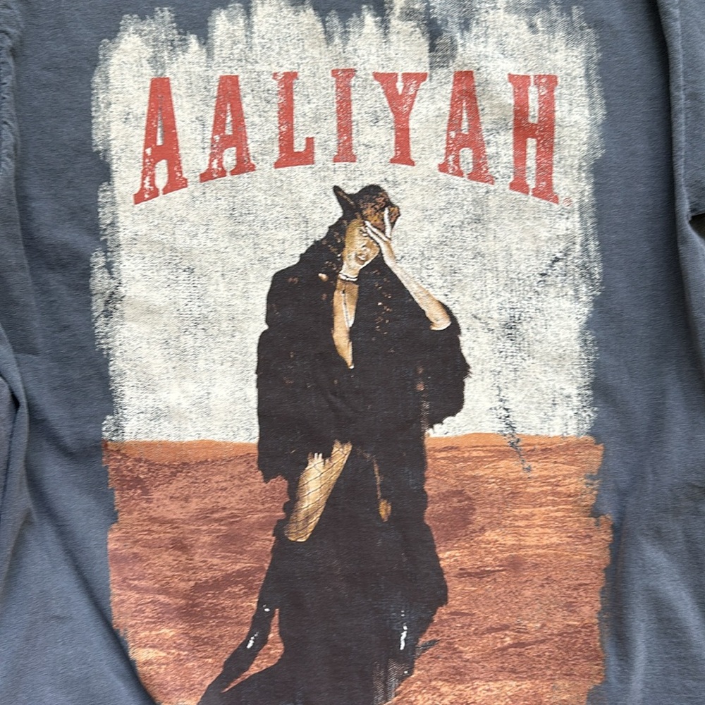 Aaliyah T-shirt NWT - Picture 3 of 4